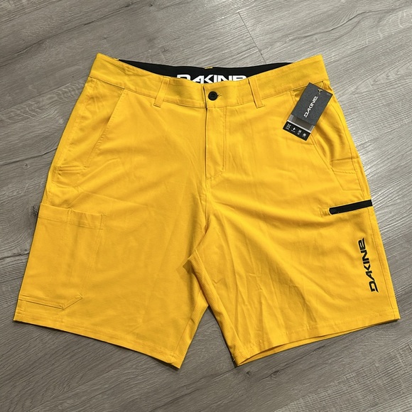 DAKINESpectra Hybrid Mission Boardshorts